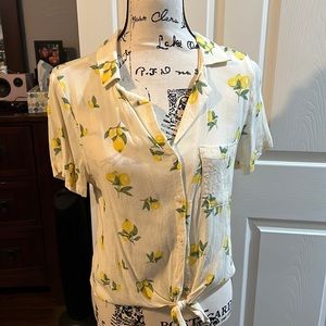 Like New Floral Cropped Top